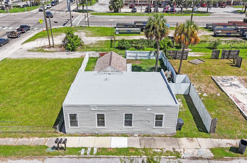 2753 53rd Ave N, Saint Petersburg, FL à vendre - Photo du bâtiment - Image 2 de 10