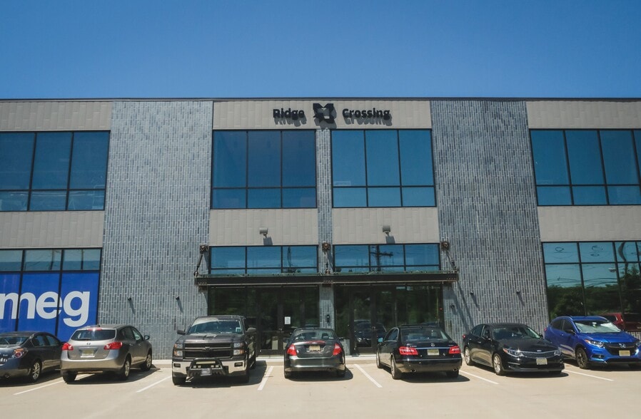 590 Belleville Tpke, Kearny, NJ for lease - Building Photo - Image 1 of 14