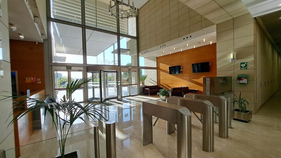 Bureau dans València à vendre - Photo du bâtiment - Image 1 de 19