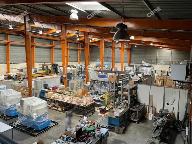 Local d'activités dans Morangis à vendre - Photo du bâtiment - Image 2 de 8