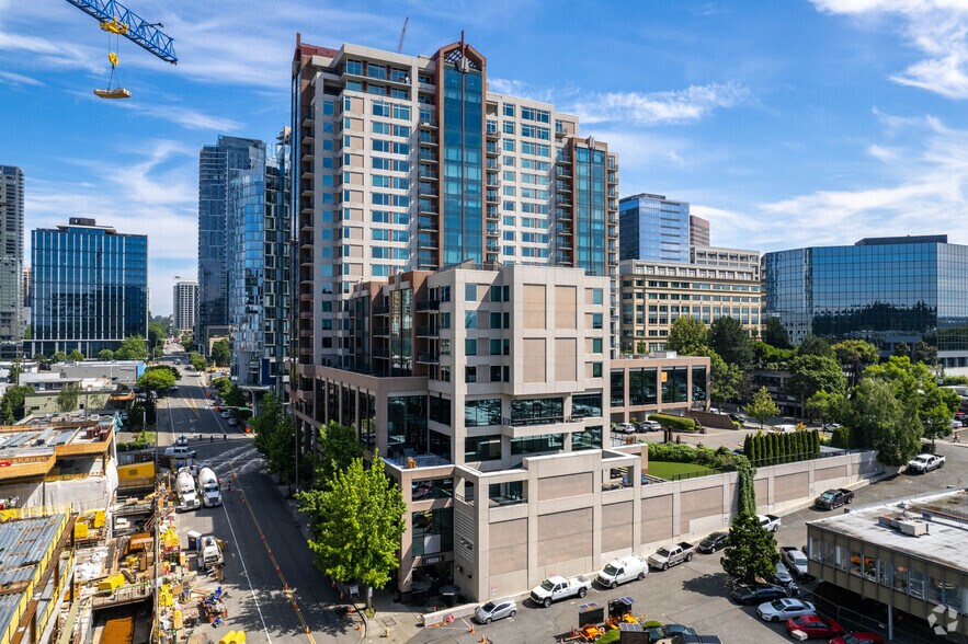 188 106th Ave NE, Bellevue, WA à louer - Photo principale - Image 1 de 14