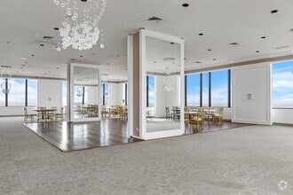 400 S Zang Blvd, Dallas, TX for lease Interior Photo- Image 2 of 6
