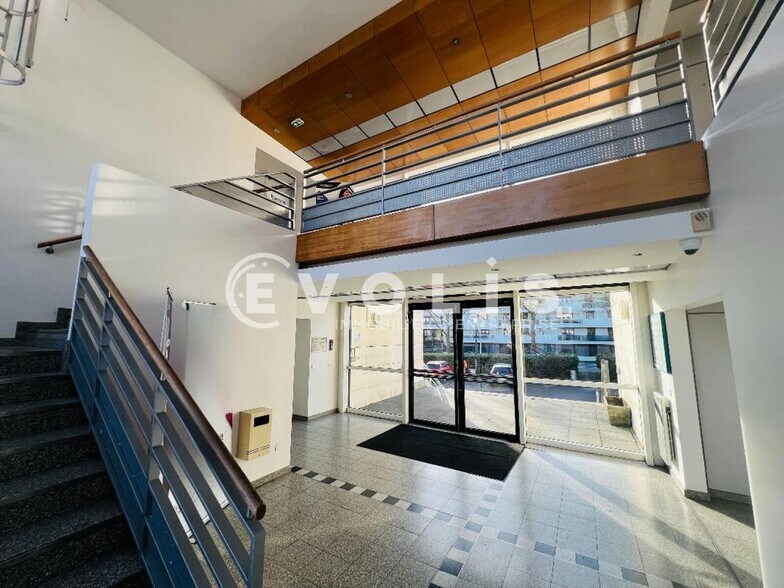 Office in Lognes for lease - Lobby - Image 1 of 7