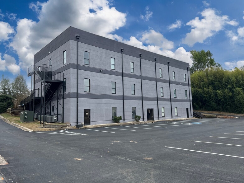 300 White Ingram Pky, Dallas, GA for lease - Building Photo - Image 2 of 6