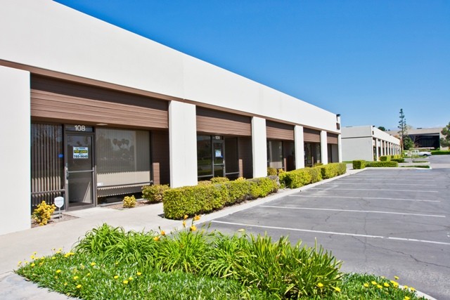 118 E Airport Dr, San Bernardino, CA for lease - Building Photo - Image 1 of 7