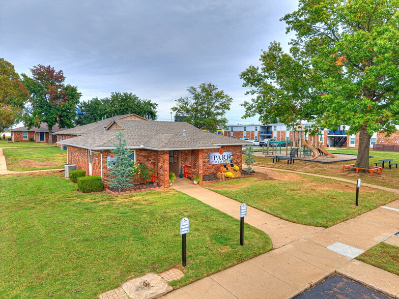 1220 SE 9th St, Pryor, OK à vendre - Photo du bâtiment - Image 2 de 83