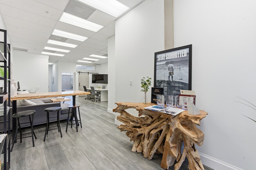 3307 Northlake Blvd, Palm Beach Gardens, FL à louer - Photo du bâtiment - Image 2 de 19