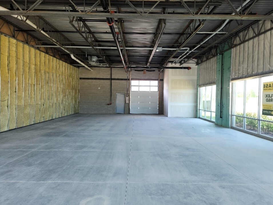 13203 Globe Dr, Mount Pleasant, WI for lease Interior Photo- Image 1 of 7