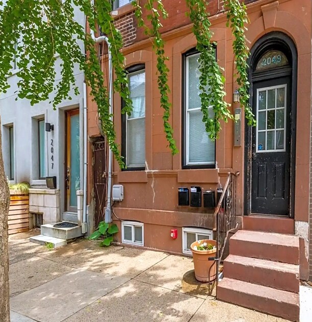 2049 E Susquehanna Ave, Philadelphia, PA à vendre Photo principale- Image 1 de 10