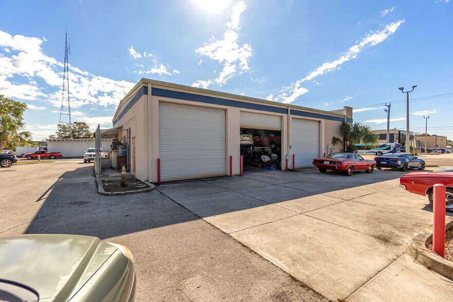 6735 14th St, Bradenton, FL à vendre - Photo du bâtiment - Image 3 de 34