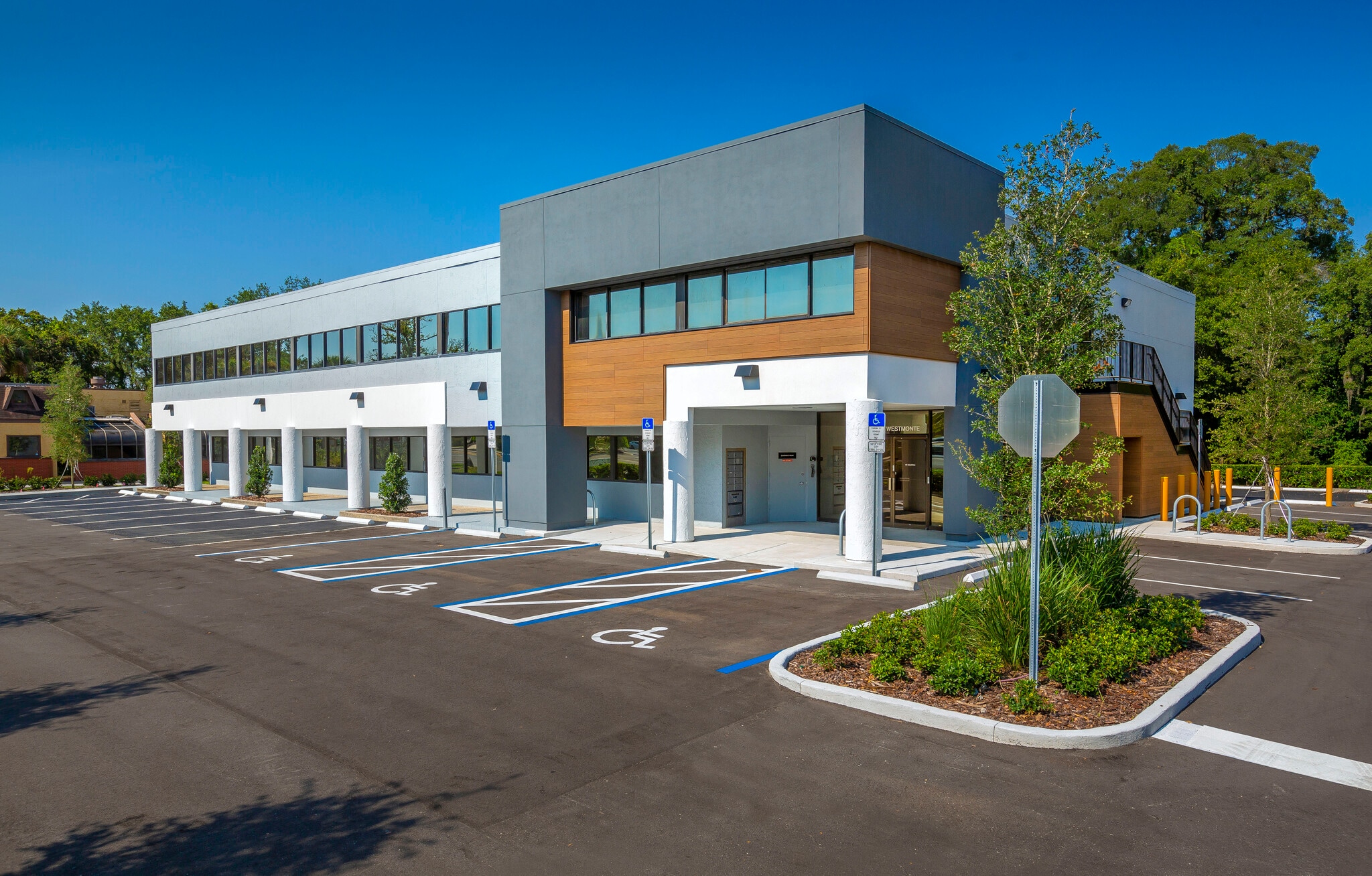 140 N Westmonte Dr, Altamonte Springs, FL for lease Building Photo- Image 1 of 33