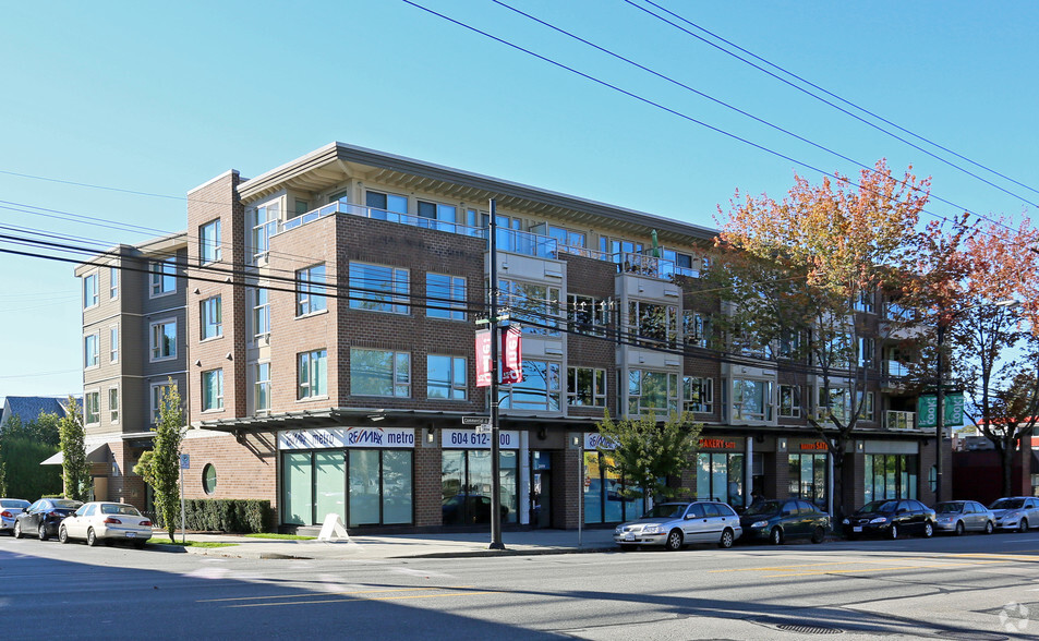 2869-2899 Commercial Dr, Vancouver, BC à vendre - Photo principale - Image 1 de 5