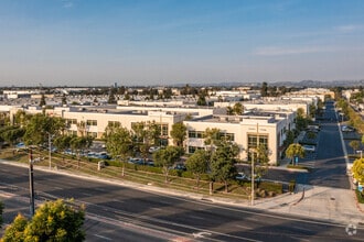 1195 Warner Ave, Tustin, CA - Aérien Vue de la carte