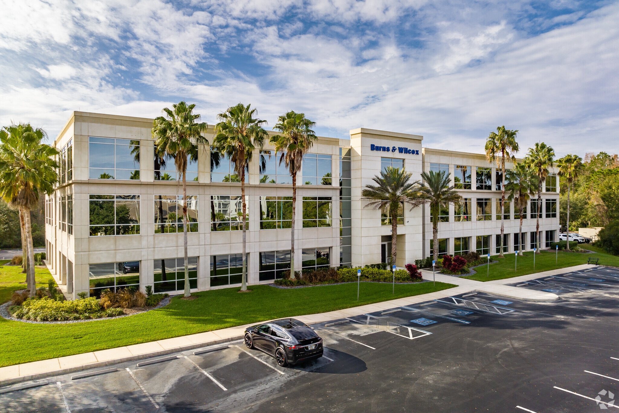 18302 Highwoods Preserve Pky, Tampa, FL for lease Primary Photo- Image 1 of 11