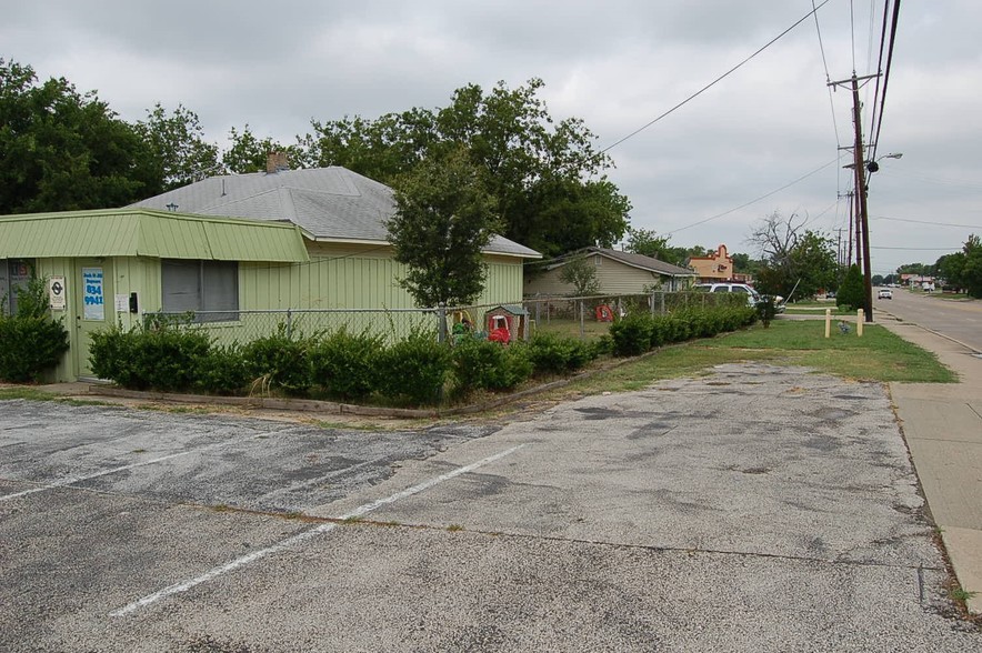 4918 Broadway Ave, Haltom City, TX for sale - Building Photo - Image 2 of 23
