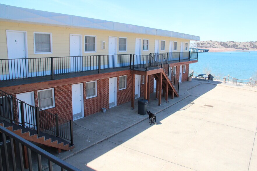 115 N River St, Chamberlain, SD à vendre - Photo du bâtiment - Image 3 de 44