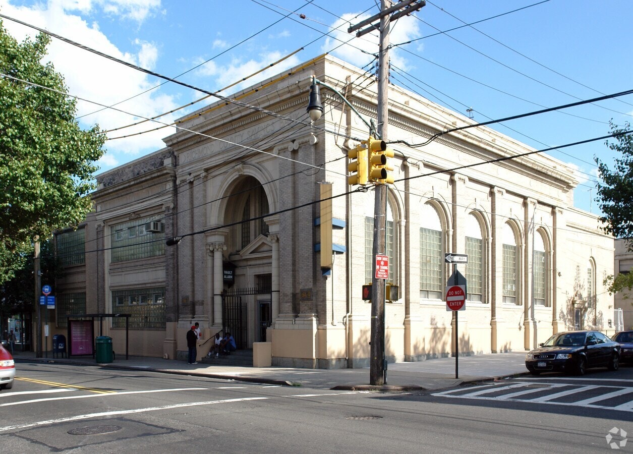 1214 Castleton Ave, Staten Island, NY for lease Interior Photo- Image 1 of 3