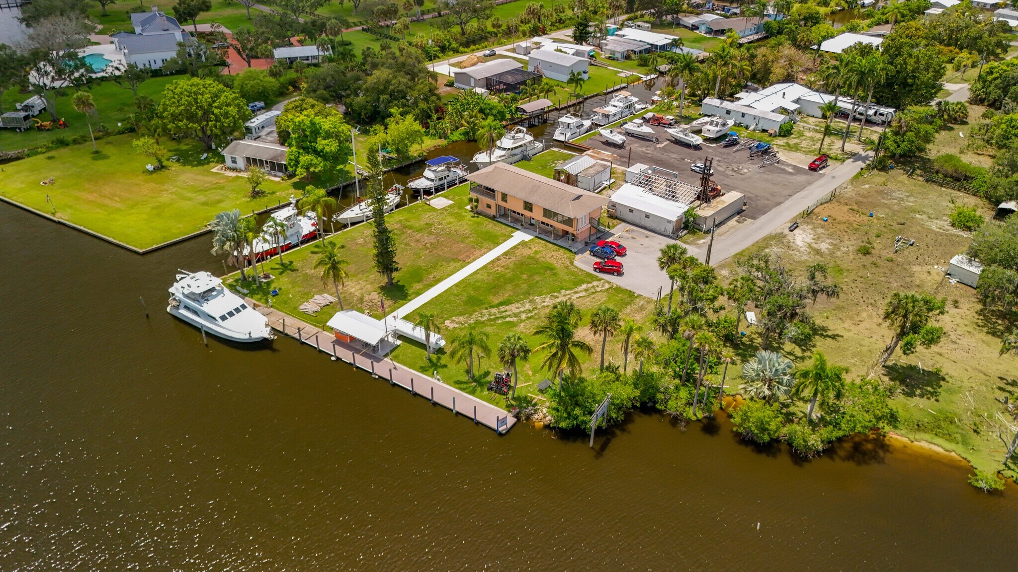 2200 Marina Park Dr, Fort Myers, FL à vendre Photo du bâtiment- Image 1 de 20