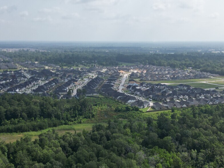 00 Broadway, The Woodlands, TX for sale - Building Photo - Image 2 of 5