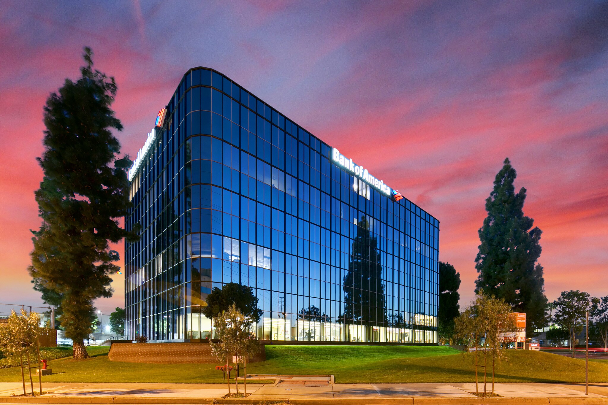 5800 S Eastern Ave, Commerce, CA à louer Photo du bâtiment- Image 1 de 8