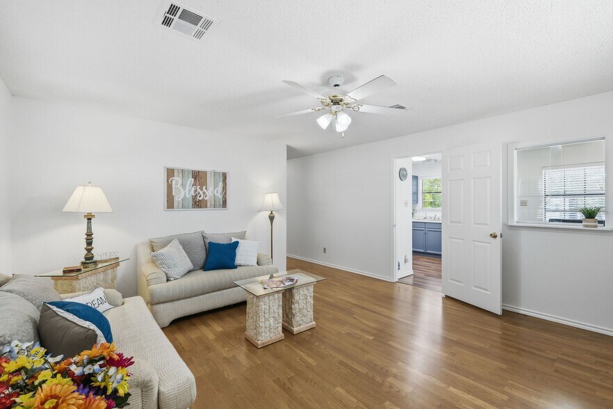 403 W Anderson Ave, Round Rock, TX à vendre - Hall d’entrée - Image 2 de 16