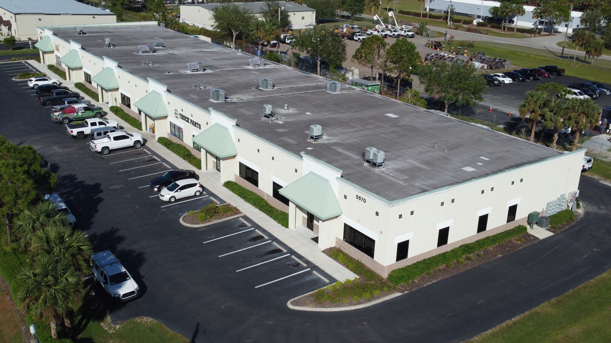 5570 Lee St, Lehigh Acres, FL à louer Photo du bâtiment- Image 1 de 11
