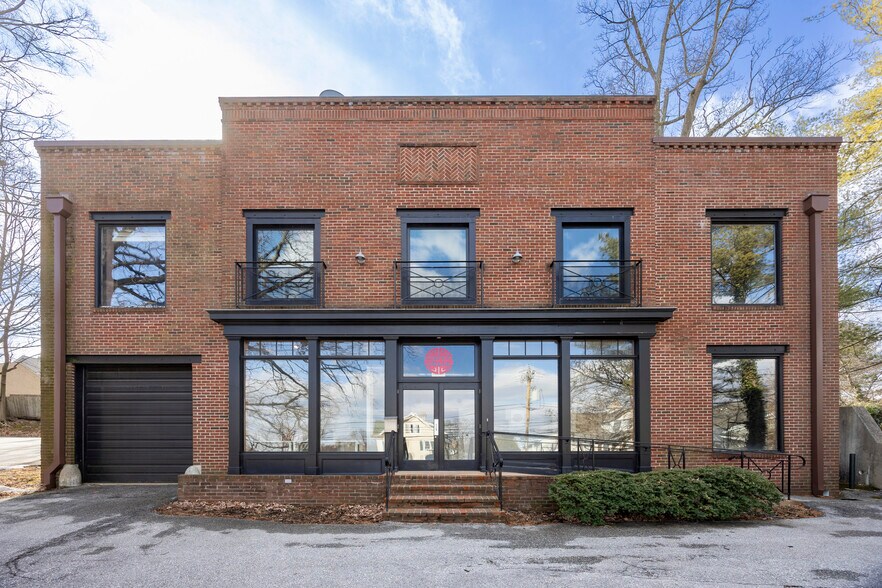 232 Conestoga Rd, Wayne, PA for sale - Primary Photo - Image 1 of 39