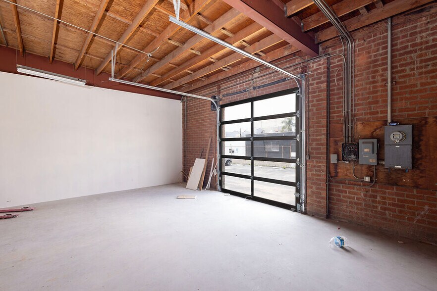 4625 W Washington Blvd, Los Angeles, CA à louer - Photo intérieure - Image 3 de 11