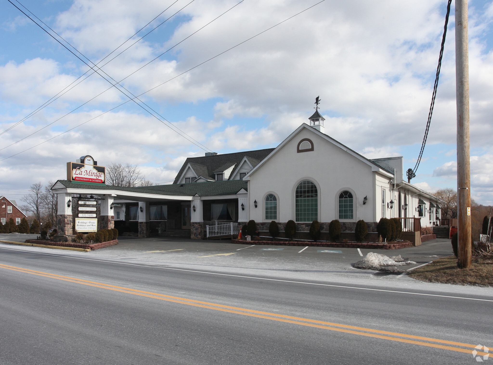 423 Broadway, Ulster Park, NY for sale Primary Photo- Image 1 of 17