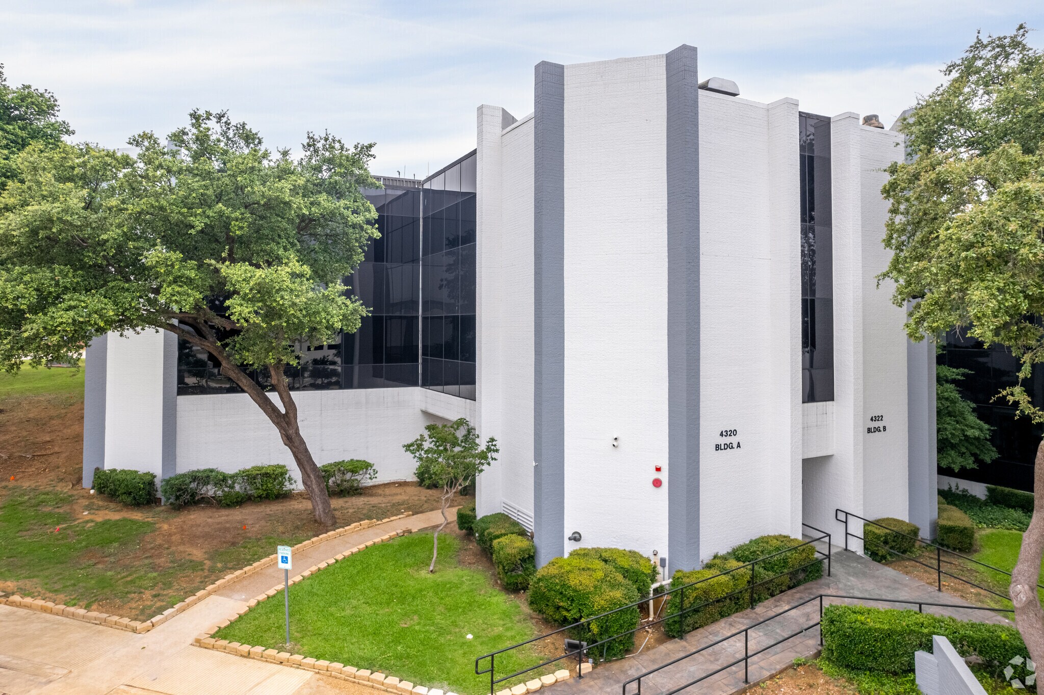 4320 N Belt Line Rd, Irving, TX à louer Photo du bâtiment- Image 1 de 13