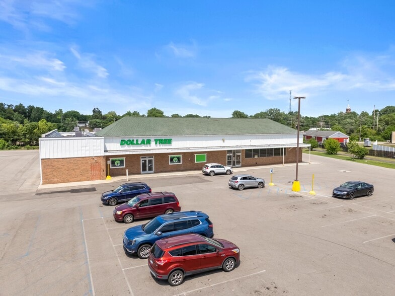 408 W Maumee St, Adrian, MI for sale - Building Photo - Image 1 of 5
