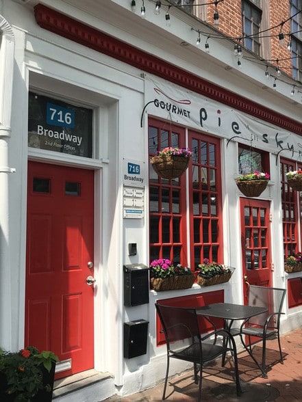 716 S Broadway, Baltimore, MD for lease - Building Photo - Image 3 of 5