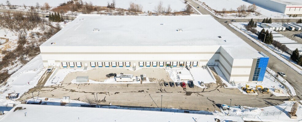 6900-1 Maritz Dr, Mississauga, ON for lease - Building Photo - Image 3 of 7