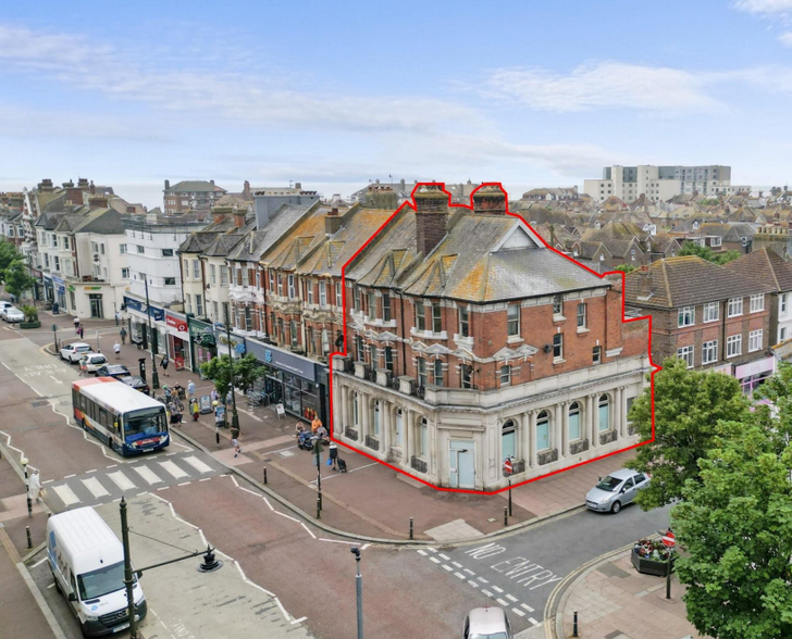 2 Devonshire Rd, Bexhill On Sea for sale - Primary Photo - Image 1 of 1