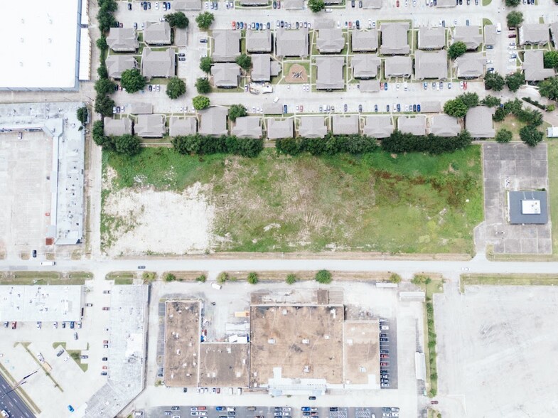 Kingspoint Rd, Houston, TX à vendre - Photo du bâtiment - Image 3 de 8