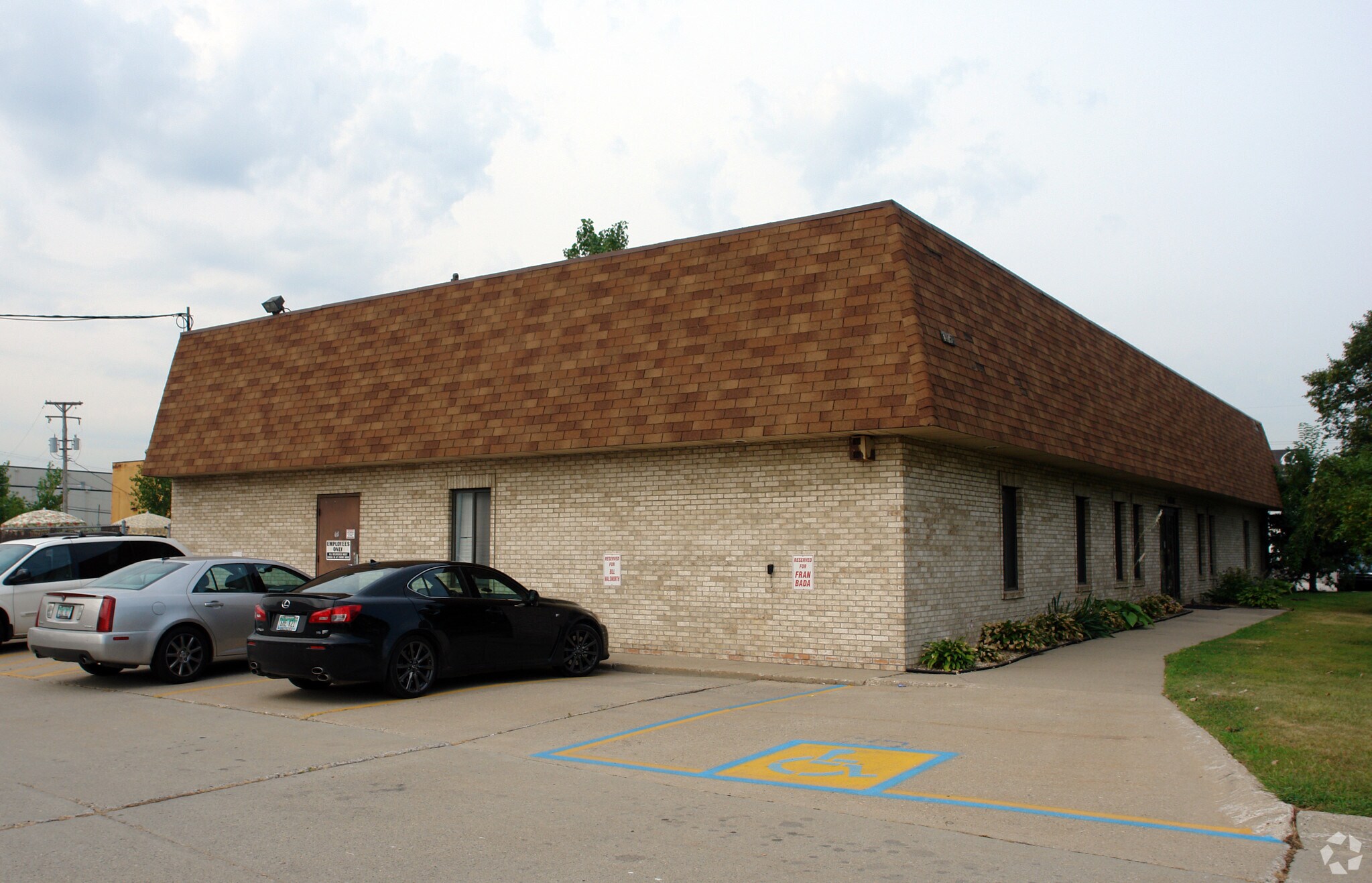 14156 E 11 Mile Rd, Warren, MI for lease Building Photo- Image 1 of 11