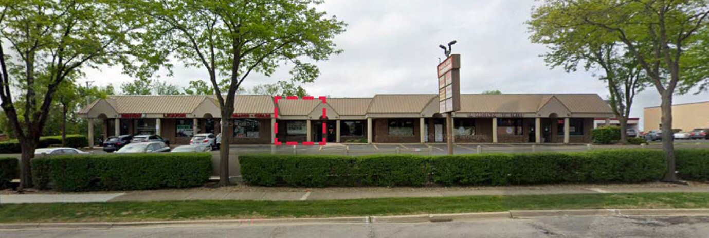 21-37 W Irving Park Rd, Roselle, IL à louer Photo du bâtiment- Image 1 de 4