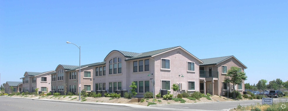 2056 Lyndell Ter, Davis, CA for lease - Building Photo - Image 2 of 3