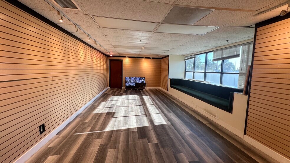 1928 Central Ave, South El Monte, CA à louer - Photo du bâtiment - Image 2 de 6