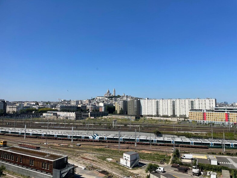 Office in Paris for lease - Aerial - Image 1 of 14