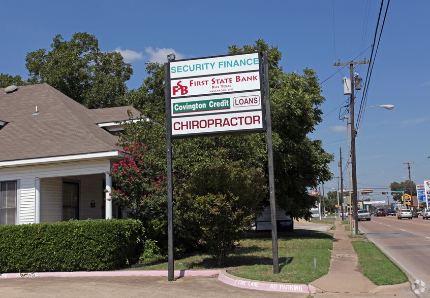 601-607 Ferris Ave, Waxahachie, TX for lease - Building Photo - Image 3 of 3
