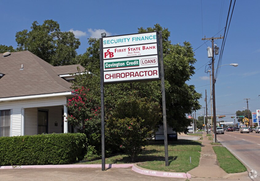 601-607 Ferris Ave, Waxahachie, TX à louer - Photo du bâtiment - Image 3 de 3