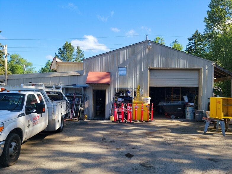 816 99th St E, Tacoma, WA à vendre - Photo du bâtiment - Image 2 de 5