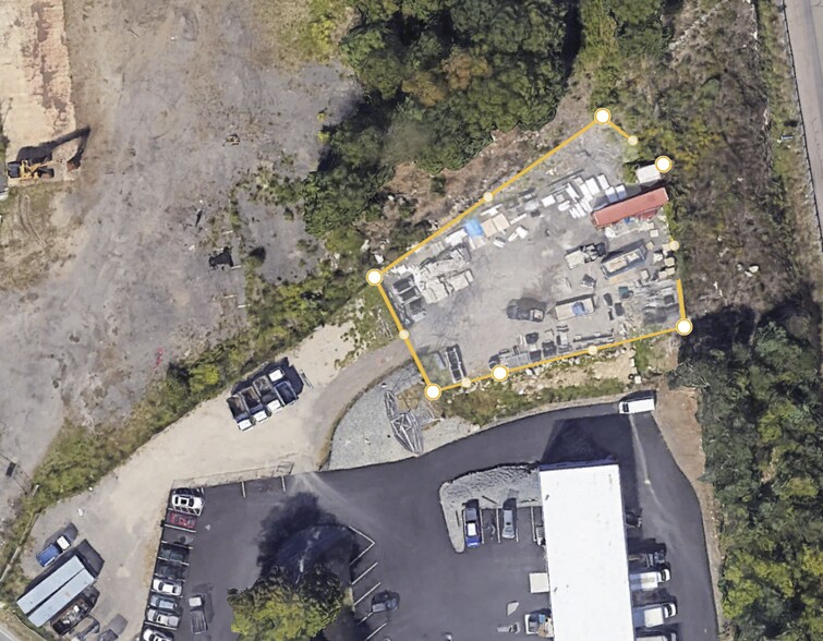 187 Page St, Stoughton, MA à louer - Photo du bâtiment - Image 2 de 5