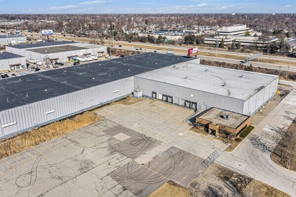 Plus de détails pour 21010 Trolley Industrial Dr, Taylor, MI - Industriel à louer