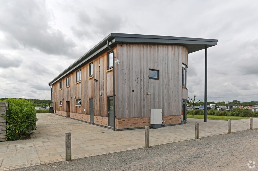 Carlton Rd, Nuneaton for lease - Building Photo - Image 2 of 5