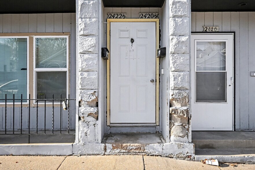 2416 S 16th St, Omaha, NE à vendre - Photo du bâtiment - Image 3 de 46