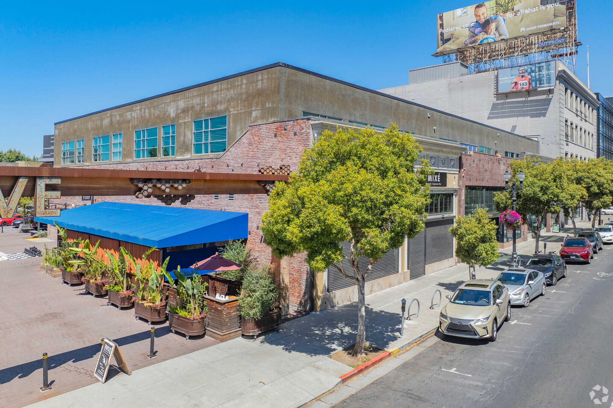 2335-2345 Broadway, Oakland, CA à louer Photo principale- Image 1 de 29