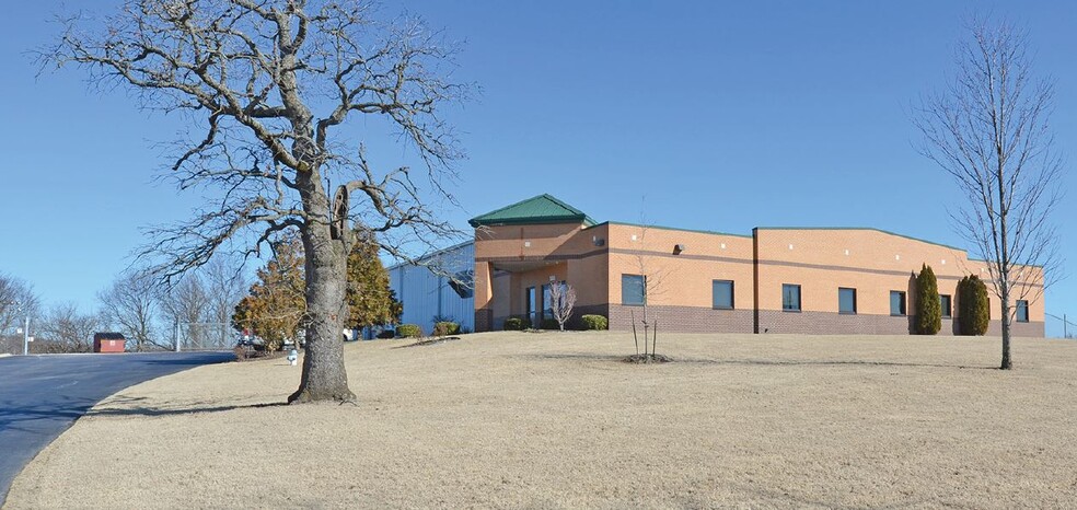 1860 E Pump Station Rd, Fayetteville, AR à vendre - Photo du bâtiment - Image 1 de 1