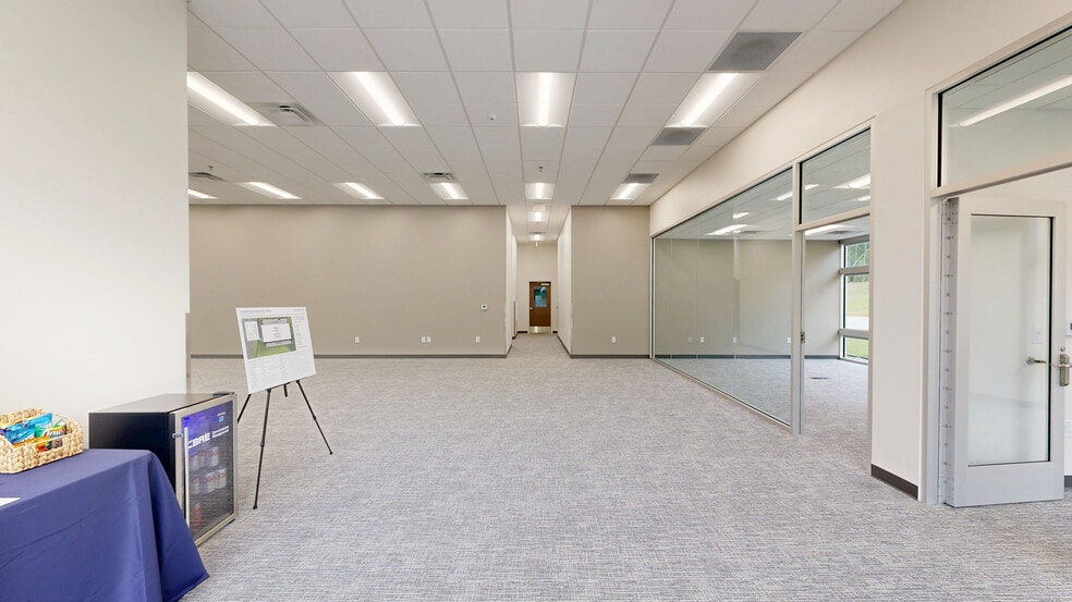 350 Raco Pky, Pendergrass, GA for lease - Matterport 3D Scan - Image 2 of 38